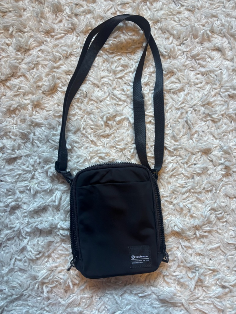 lululemon athletica Black Small Crossbody Pouch with Adjustable Strap